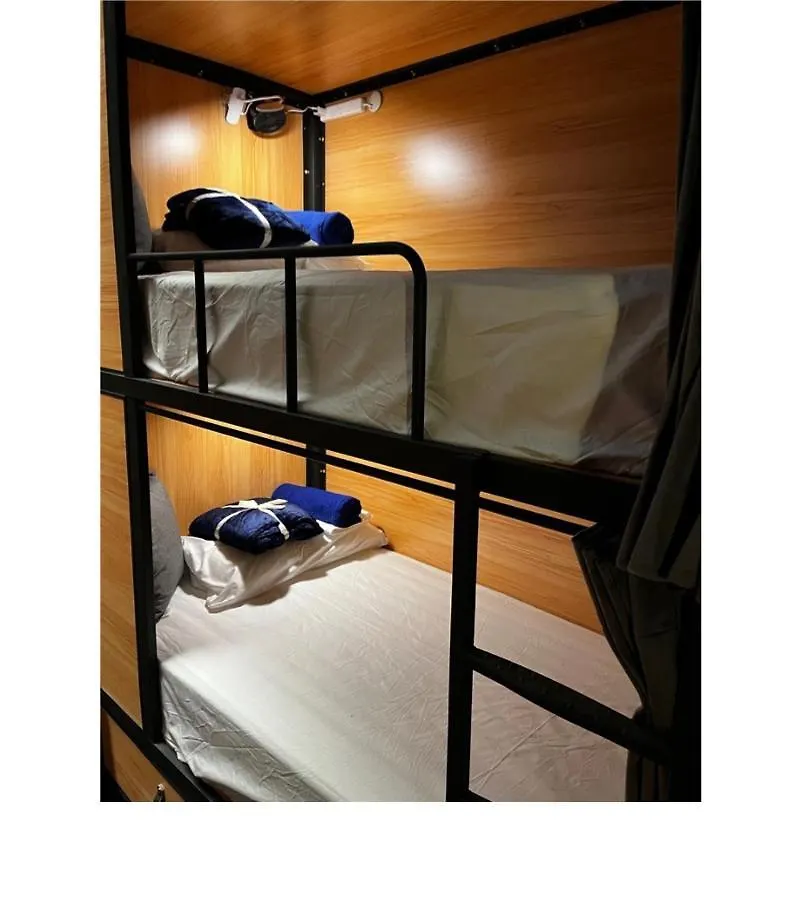 Capsuleaccom Hostel ゴールドコースト